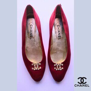 CHANEL ballet flats, size 38, size 8 US, red satin with crystal CCs